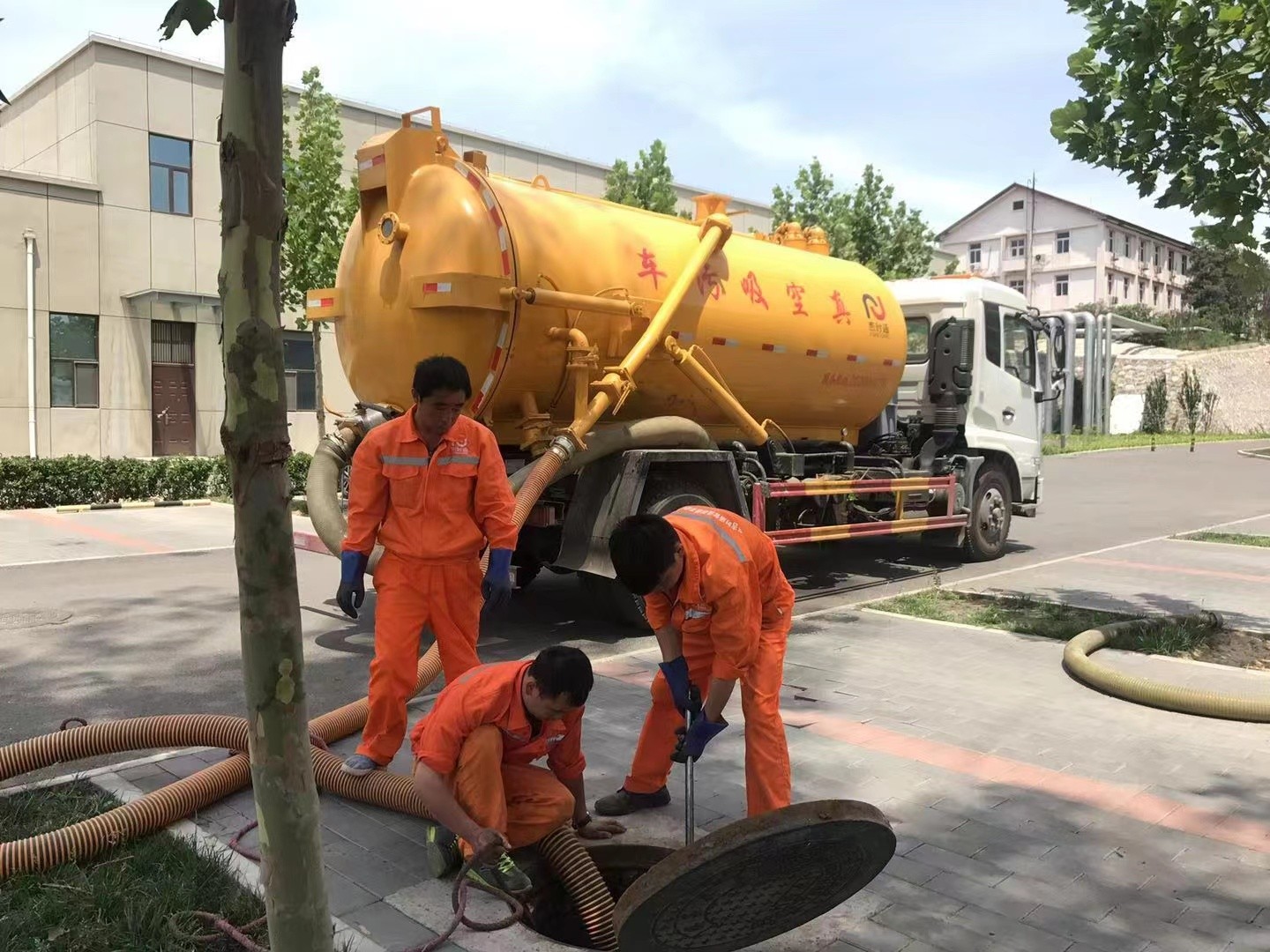 南康化粪池清理与5-8吨吸粪车施工效率分析